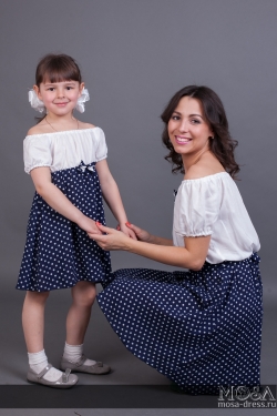 Комплект платьев Family Look для мамы и дочки "Крестьянка-горошек" М-219