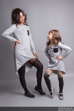 Комплект платьев-туник Family Look для мамы и дочки "Актив" М-230