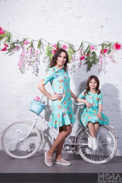 Комплект платьев Family Look для мамы и дочки "Куколки" М-254