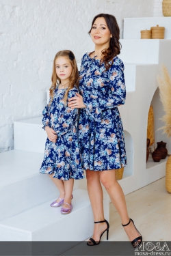 Одинаковые платья для мамы и дочки с цветочным принтом "Пленэр" М-2182