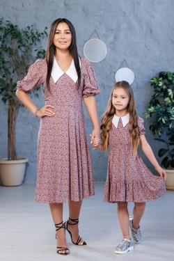 Комплект платьев с белым воротником в одном стиле для мамы и дочки "Карамель" М-2217