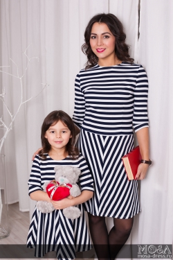 Комплект платьев Family Look для мамы и дочки "Морячка" М-251