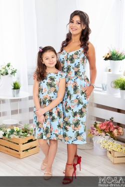 Комплект летних платьев в стиле Family Look для мамы и дочки "Фруктовый микс" М-2070