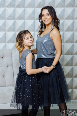 Комплект в стиле Family Look топ для мамы и платье для дочки "Шик" М-2107