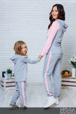 Комплект спортивных костюмов для мамы и дочки в одном стиле "Олимпия" М-2133