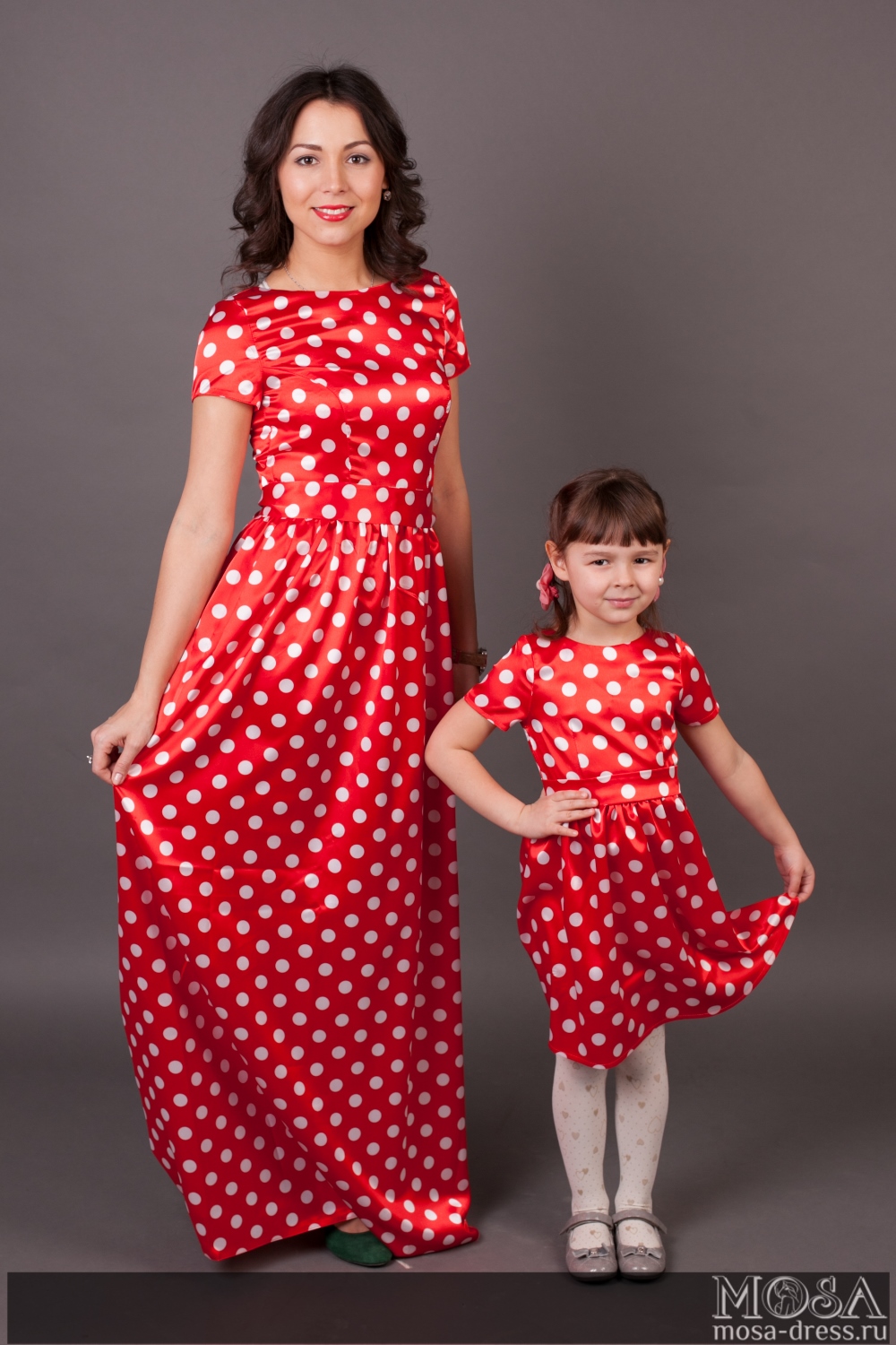 Family Look комплект платьев для мамы и дочки "Горошек" купить оптом недорого