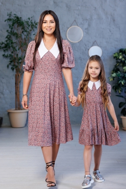 Комплект платьев с белым воротником в одном стиле для мамы и дочки "Карамель" М-2217