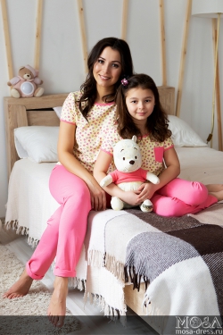 Домашний комплект в стиле family Look для мамы и дочки с брючками "Сердечки" М-2076