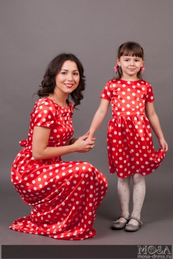 Комплект платьев Family Look для мамы и дочки "Горошек"