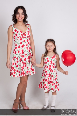 Комплект платьев Family Look для мамы и дочки "Вишневый сад"  М-256