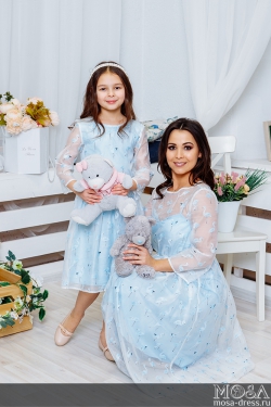 Комплект нарядных платьев Family Look для мамы и дочки "Фламинго" М-2067